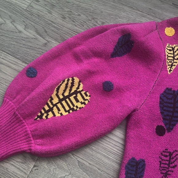 Gabby Isabella | pink knit sweater with balloon sleeves and hearts - Picture 5 of 10